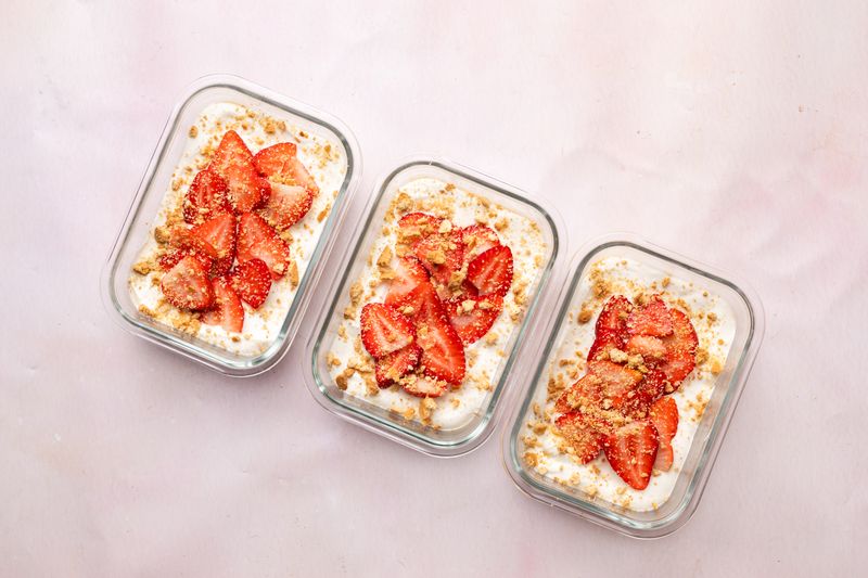 Strawberry Cheesecake Overnight Oats