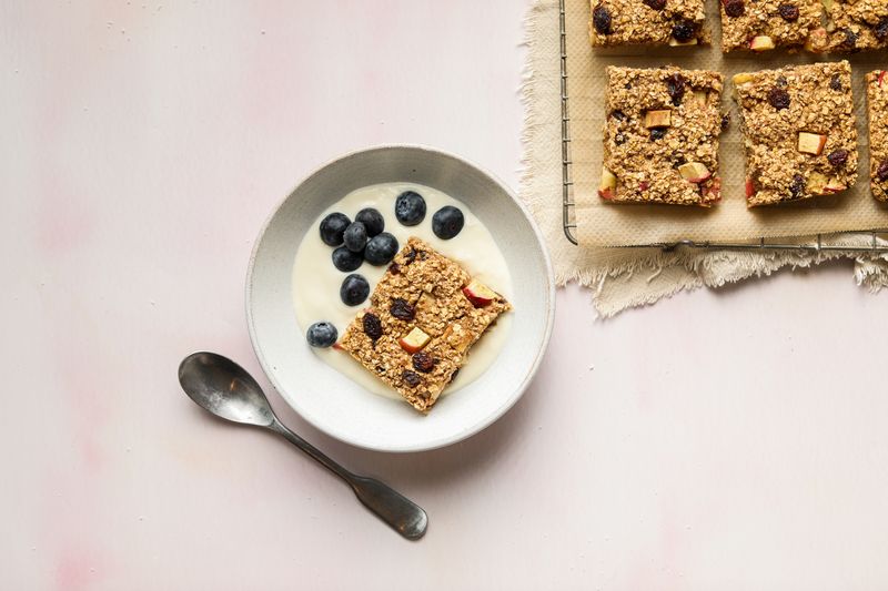 Apple and Raisin Breakfast Bars