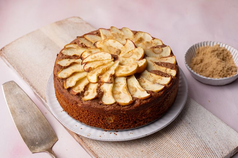 Wholemeal Apple and Cinnamon Cake