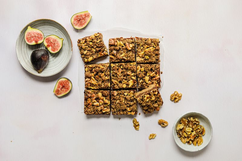 Gingerbread Fig Crumble Bars