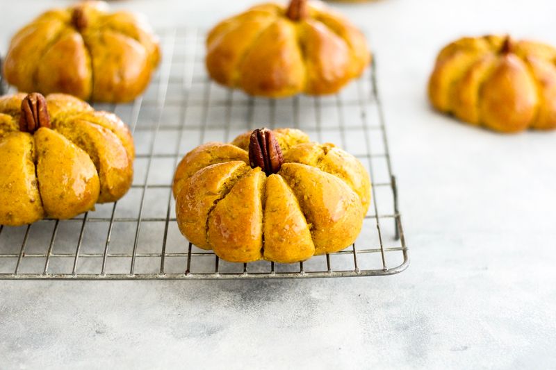 Pumpkin Bread Rolls