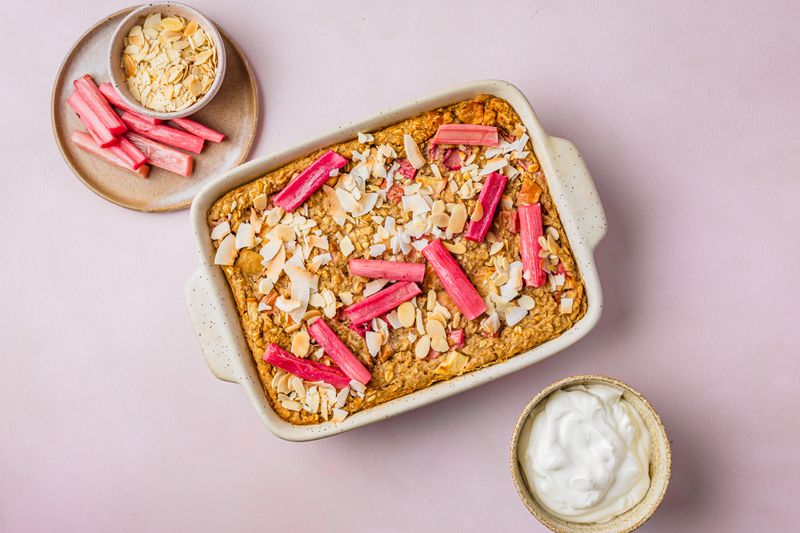 Baked Rhubarb and Apple Oats