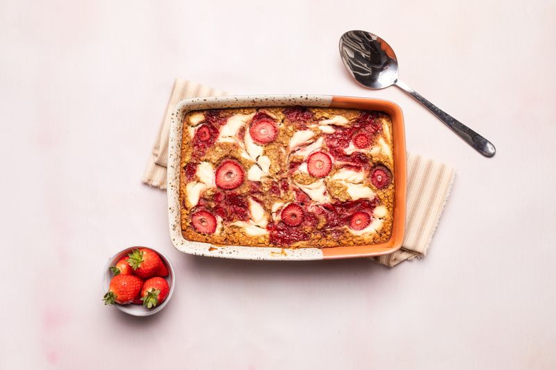 Strawberry Cheesecake Baked Oats